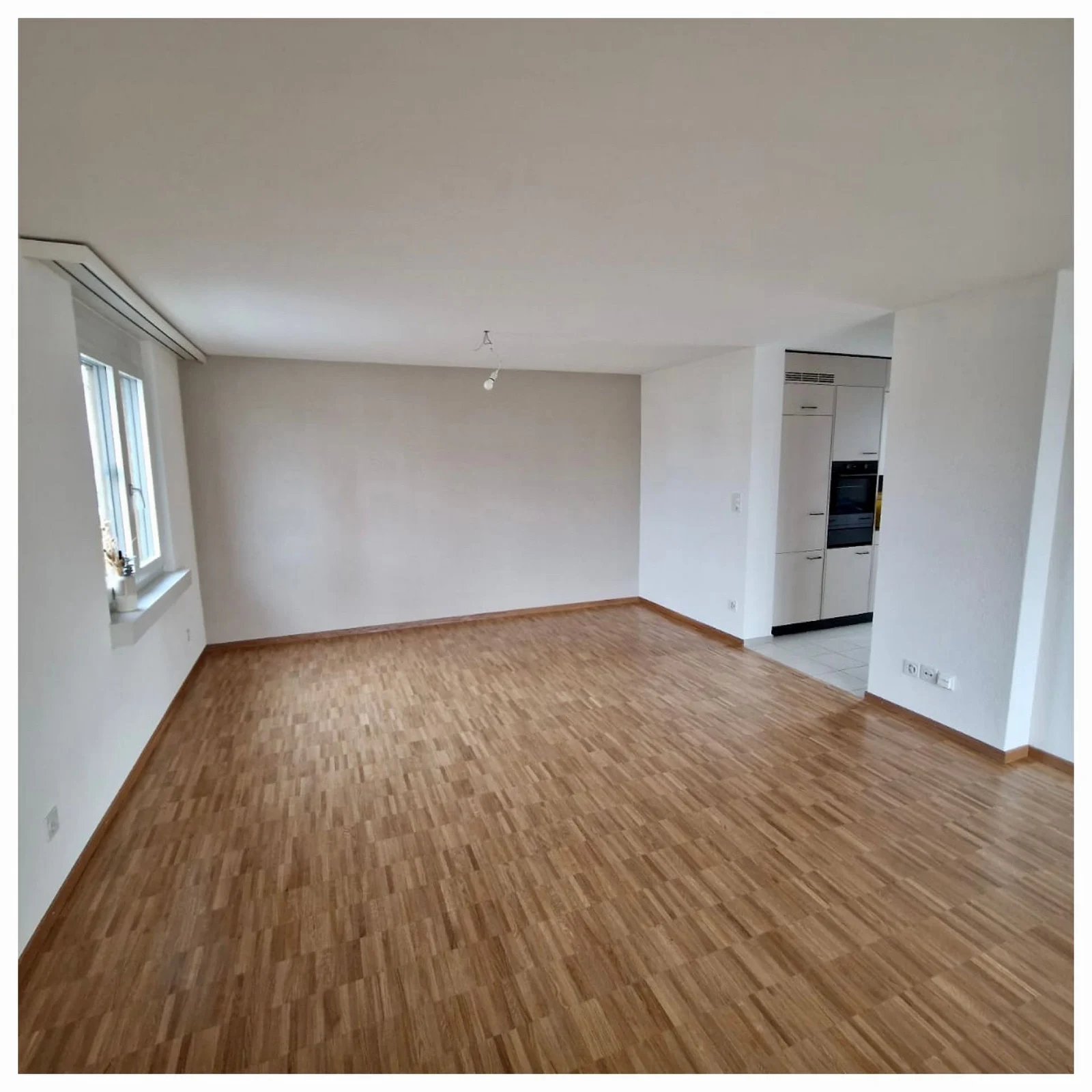 Wohnungswechsel mit bunter Wand